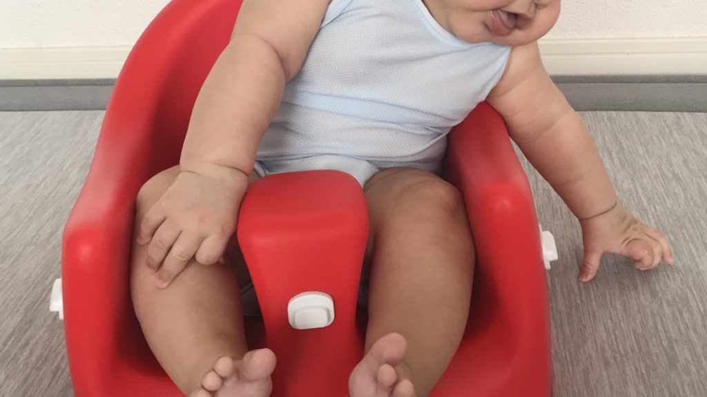 赤ちゃんのはじめての椅子”ベビーチェア”カリブの口コミ！生後3ヶ月からのお座り練習。ベビーチェアで便秘解消！？体験談 | SMART IKUJI